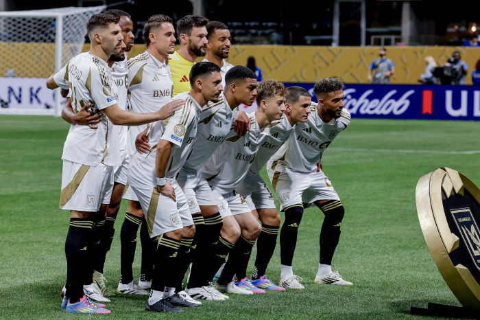 It's our Chelsea, and we didn't even fill half the MLS reviewer...Chelsea LAFC's box office hit, why on earth?
