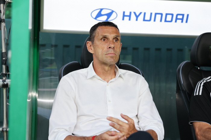  02 → 32 Jeonbuk Foye, who kept his unbeaten comeback show, succeeded in taking risks, and won a big victory