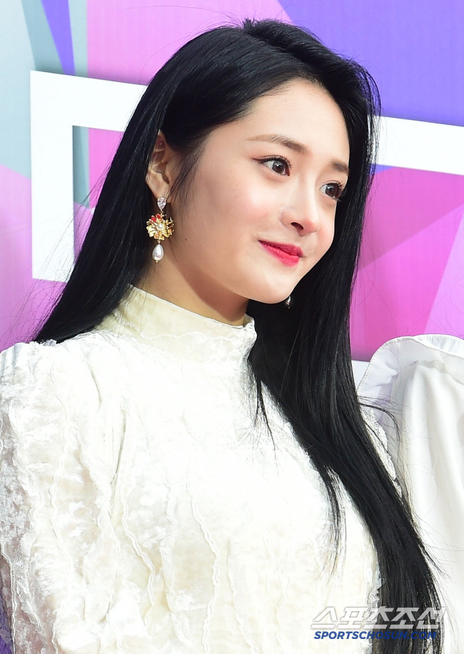 Joo Gyeol-kyung Joins IOI's 10th Anniversary Full Comeback...Rumors of a romantic relationship remain silent