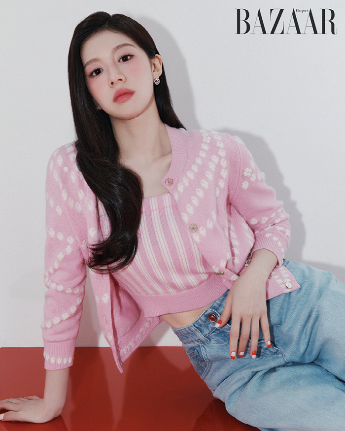 Ko Yoon-jung, Chanel Ambassador's first pictorial..'Heart fluttering like a rookie'