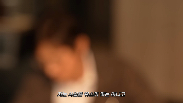 Lee Byung-hun ends up making a surprise appearance on ♥ Lee Min-jung's YouTube...Should I use honorifics? It's awkward (MJ Lee Minjung)