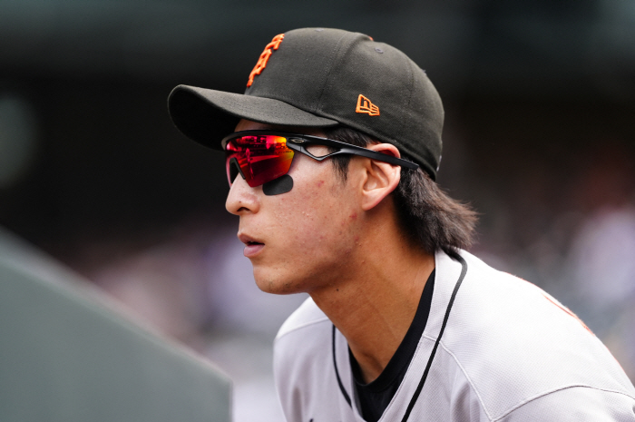 Lee Jung-hoo, who was in the spotlight as the batting king, can only see the top 20 NL outfielders in fan voting. How well do we have to hit to reach 3 percent?
