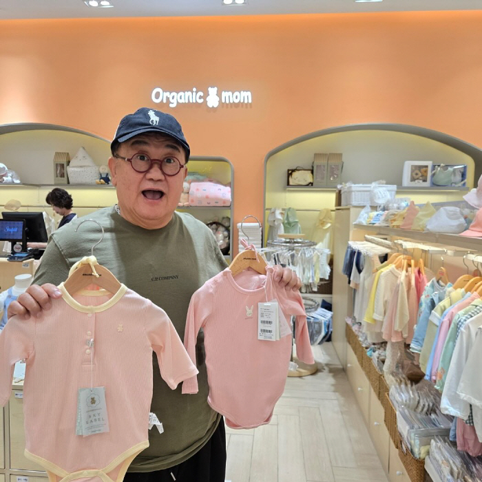Lee Yongsik, how many clothes did you buy for your granddaughter? I hope your grandfather is Lee Yongsik