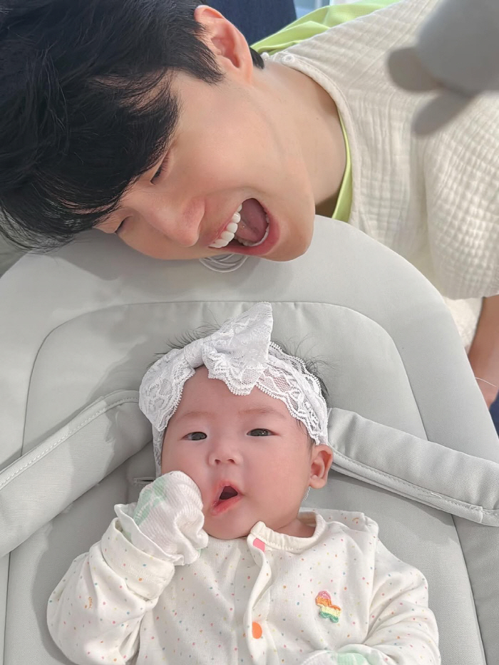 Lee Yongsik, how many clothes did you buy for your granddaughter? I hope your grandfather is Lee Yongsik
