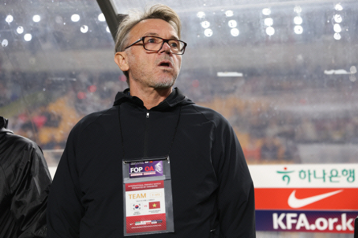 Media soccer fan shock claims when rumors of Shin Tae-yong's appointment came out!  Low level of supervision → Rather, a failed coach in Vietnam would be better