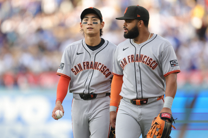 NL No. 1 Lee Jung-hoo, No. 1 Lee Jung-hoo, I can't be treated this much...Shocking that we're out of the top 20 in the All-Star voting