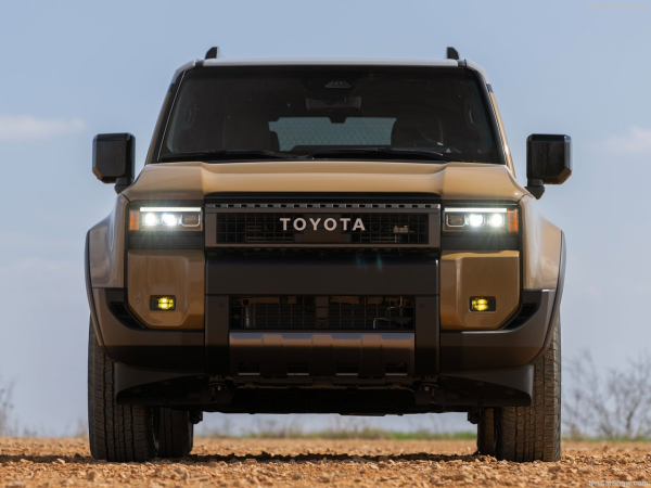 Offloader Strongest Toyota Land Cruiser 300 Launched..First-time V6 Hybrid