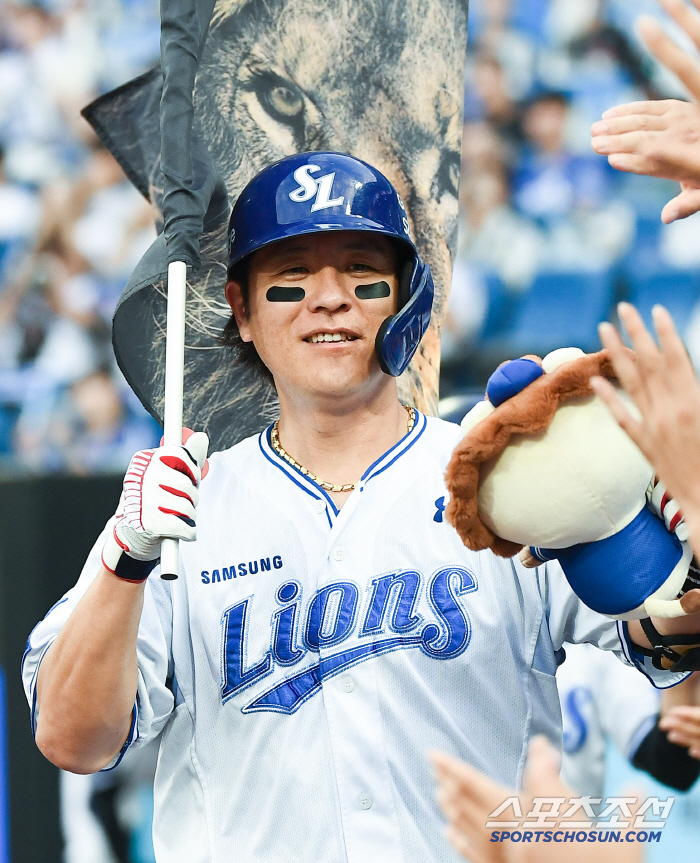 Park Seung Kyu hit it, too! Home run in 1,384 days → Samsung already hit 80 in the third inning. Big leaguer Colerbin excitedly