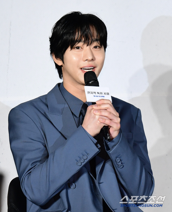  Ahn Hyoseop's handsome eyes