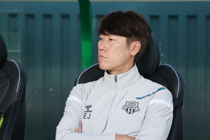  A come-from-behind defeat that didn't keep a two-goal gap...Suwon FC Kim Eun-joong's game changer difference and results are all my responsibility