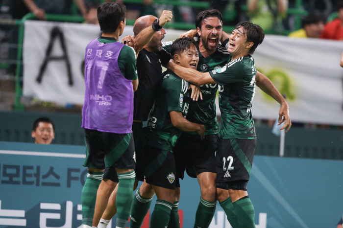 02 → 32 This is the power of the leader! Jeonbuk wins the theater against Suwon FC! 15G consecutive undefeated
