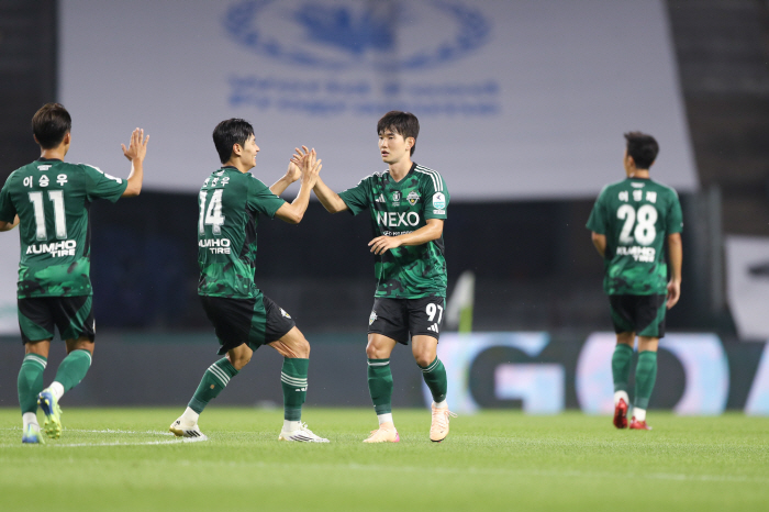 02 → 32 This is the power of the leader! Jeonbuk wins the theater against Suwon FC! 15G consecutive undefeated