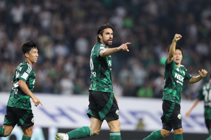02 → 32 This is the power of the leader! Jeonbuk wins the theater against Suwon FC! 15G consecutive undefeated