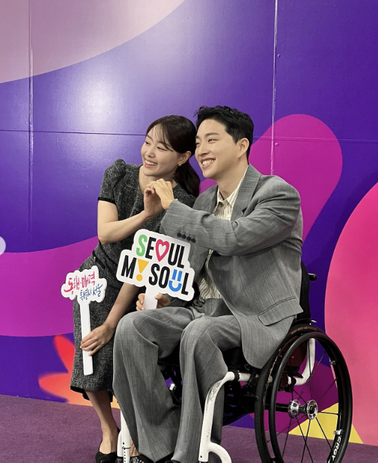 Song Ji-eun ♥ Park Wi, as soon as she got married, burst into a double celebrationPlease show your support and interest in the public appearance