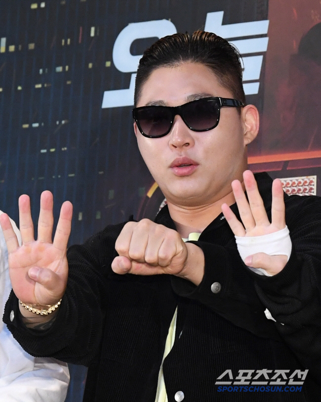 Swings, finally debuting as an actor...The instructor praised his acting skills (Great Actor Swings)