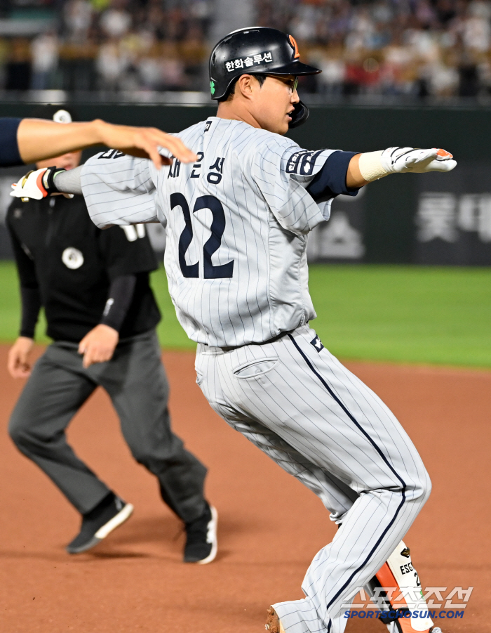 This is the overwhelming power of the No. 1 team Weiss Eight Inning Apsal An Chi-hong Final Three Runs Crazy Hanwha Beat Lotte and Breakdown Five consecutive wins 