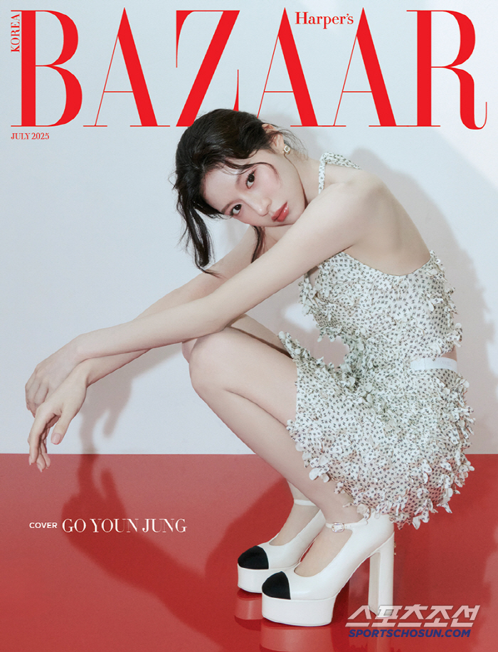 Wow, you're so beautiful. I'm Ko Yoonjung…This is the most fun I've ever had in my life (Harper's Bazaar)
