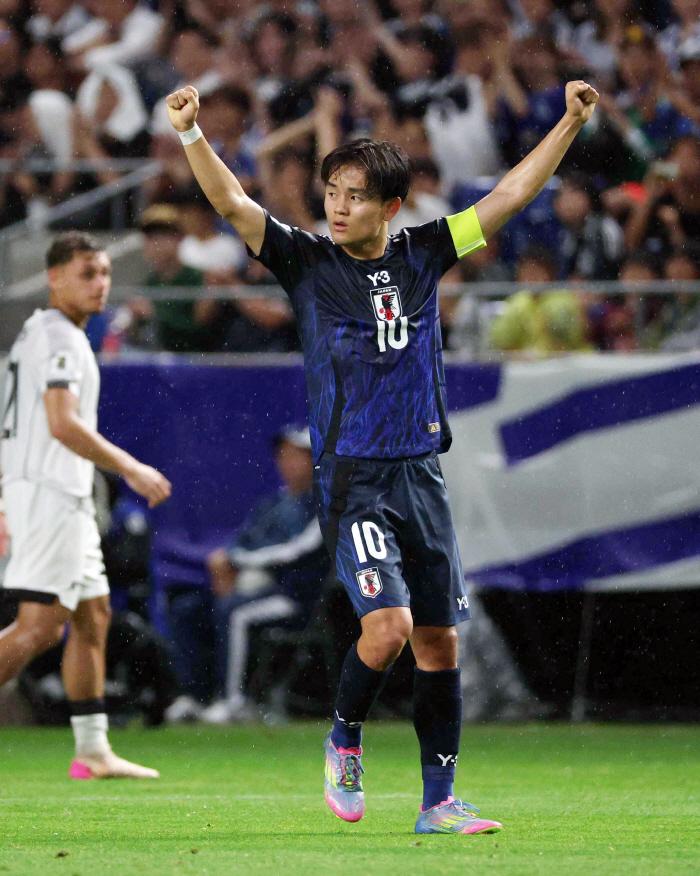 The youngest captain ever to be 24 years old and 6 days old...May Moriyasu grow into a player who will become the world's top player