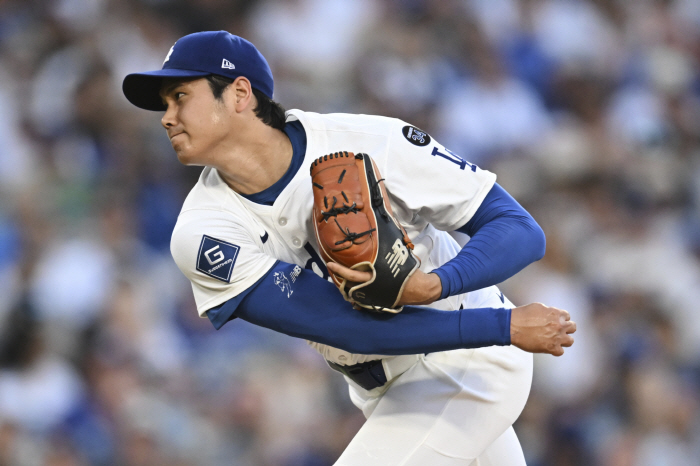 You're really throwing 100 miles! Ohtani's instinctive return to the mound was 2 hits and 1 wild pitch in 1 inning, and an average of 99.1 miles in fastballs