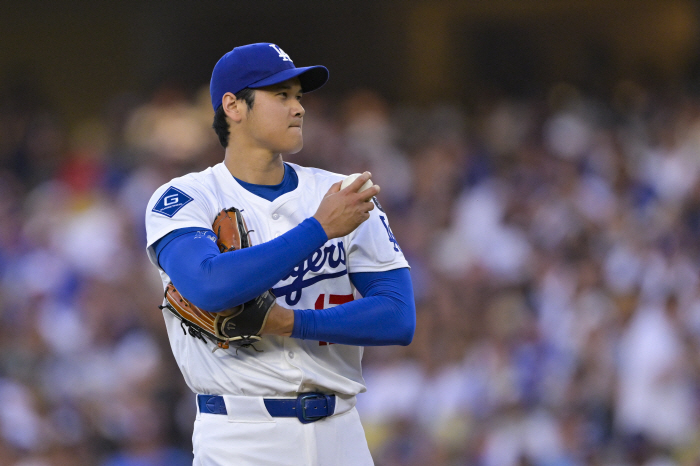 You're really throwing 100 miles! Ohtani's instinctive return to the mound was 2 hits and 1 wild pitch in 1 inning, and an average of 99.1 miles in fastballs