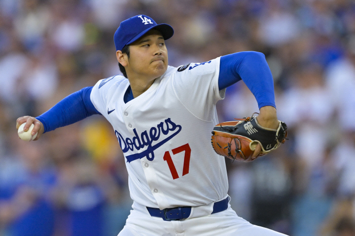 You're really throwing 100 miles! Ohtani's instinctive return to the mound was 2 hits and 1 wild pitch in 1 inning, and an average of 99.1 miles in fastballs