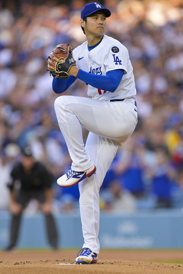 You're really throwing 100 miles! Ohtani's instinctive return to the mound was 2 hits and 1 wild pitch in 1 inning, and an average of 99.1 miles in fastballs