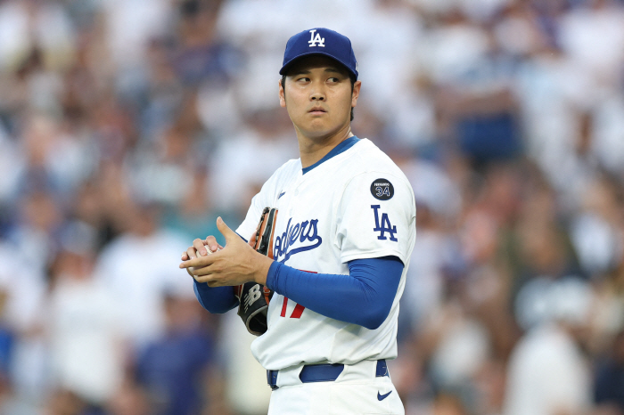 You're really throwing 100 miles! Ohtani's instinctive return to the mound was 2 hits and 1 wild pitch in 1 inning, and an average of 99.1 miles in fastballs