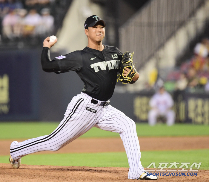 146km is fine. He escaped with a double play with no outs and no outs. The hold king's power was still there
