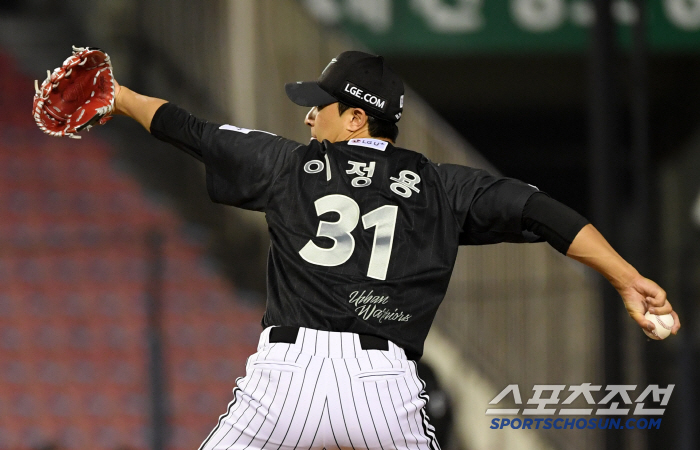 30→46→86→8→88→98 Chirinos 6 runs betrayed → Overcome the tie of consecutive errors. LG and Hanwha are again 0.5G apart with a lucky ground ball to win 9-8.