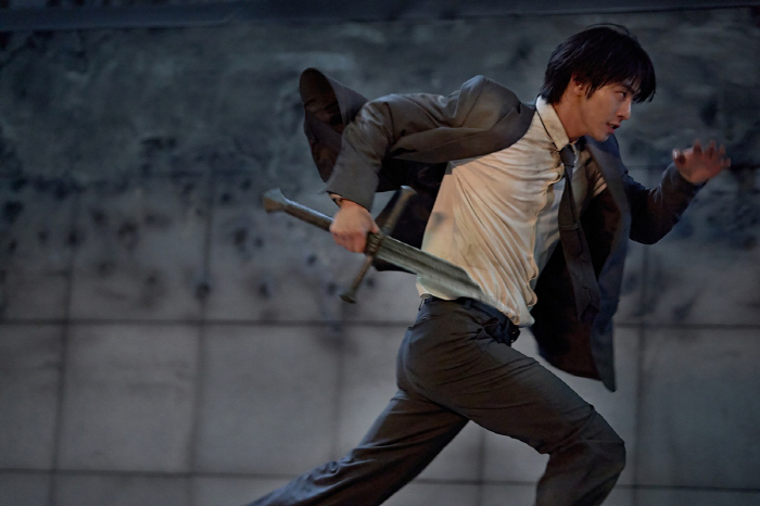 Ahn Hyo-seop and Lee Min-ho Collide in First Look at ‘Omniscient Reader The Prophet’