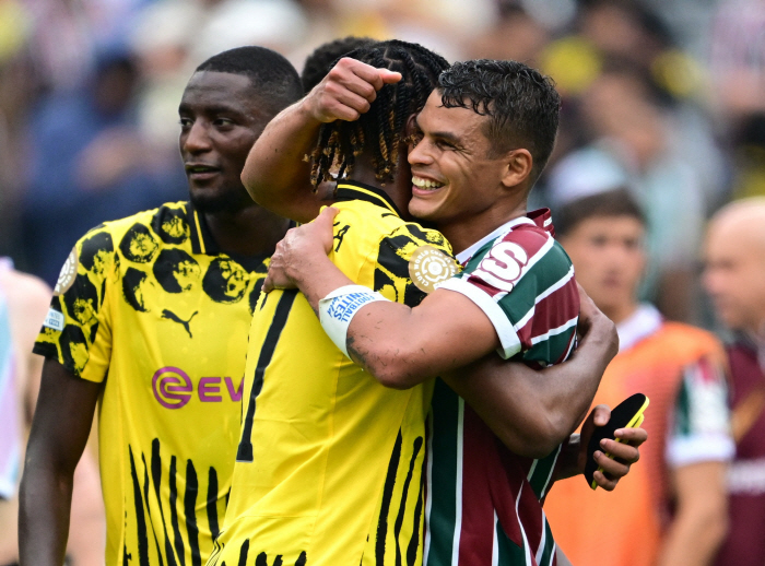 Bro, today is the 1st. Bellingham, the first debut in the Club World Cup...Ulsan Hold On Dortmund, Pluminesh Draw 00