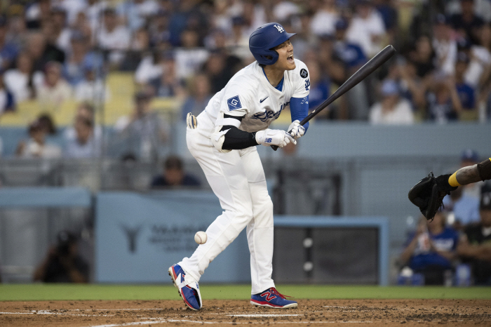 How dare you guess our Ohtani? Los Angeles Dodgers manager Roberts is outraged by the empty ball situation. It's the ending of the first season