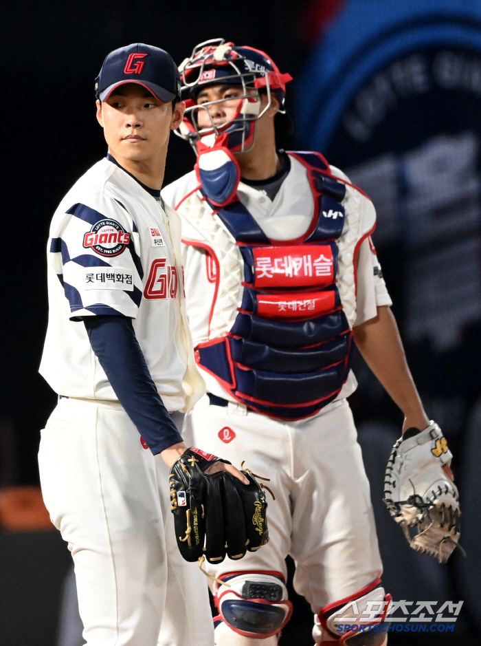 How to create a hero in a difficult time Hong Min-ki 155km Park Jae-yeop Final Three Run, the two of them ripped itLotte stops No. 1 Hanwha from winning 6 consecutive games 