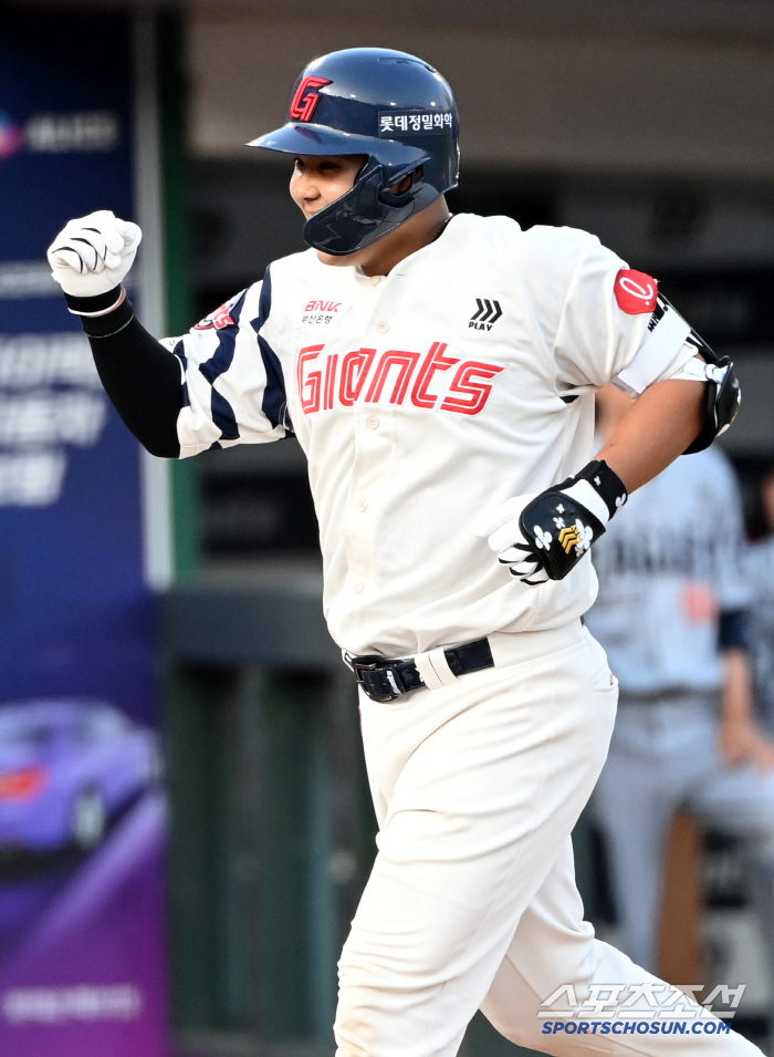 How to create a hero in a difficult time Hong Min-ki 155km Park Jae-yeop Final Three Run, the two of them ripped itLotte stops No. 1 Hanwha from winning 6 consecutive games