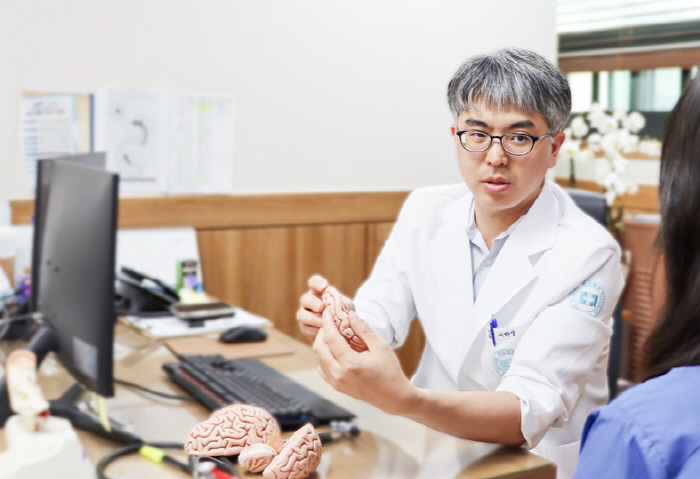 In a hot, humid summer, if you're deaf from dizziness, you're suspicious of this