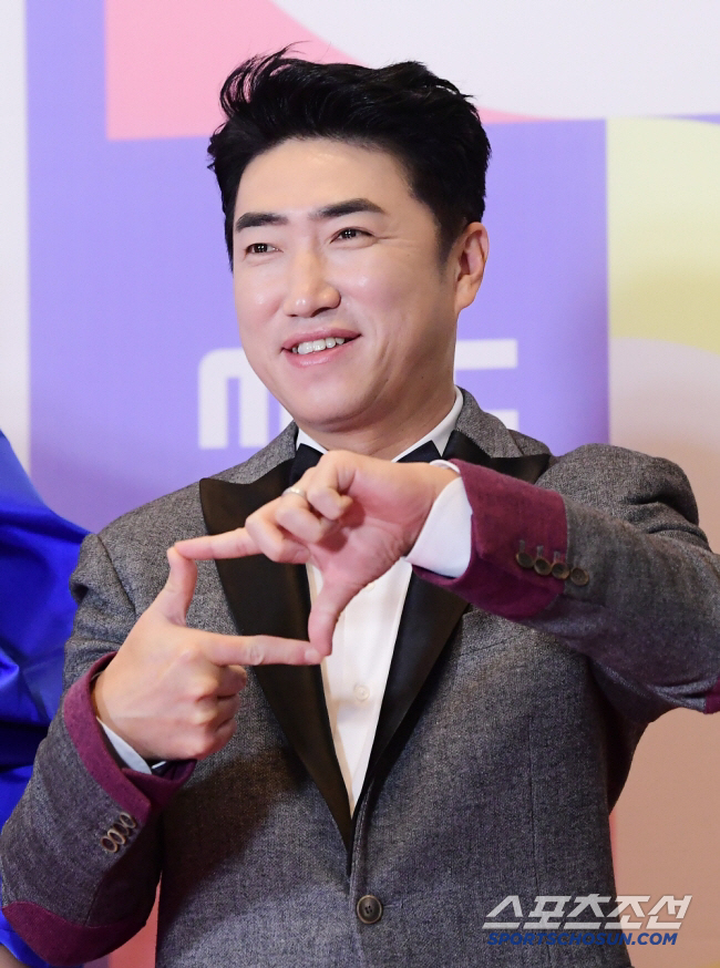Jang Dong-min even got a perm himself for his 35-month-old daughter? ...♥ You're a famous daughter (Sudol)