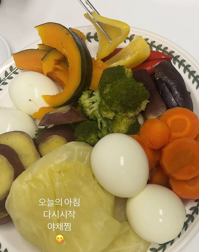 Jin Tae-hyun and Park Si-eun, who are about to have thyroid cancer surgery, thank you for taking care of their vegetables with a healthy diet. Honey