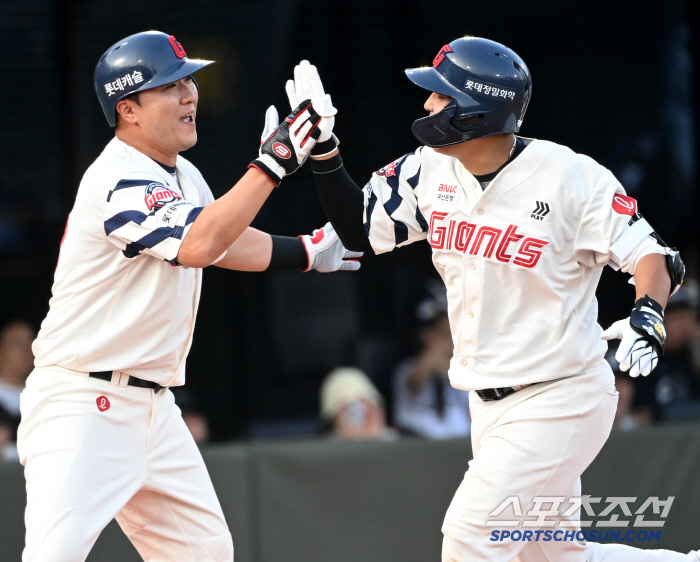 Lot-lin, who was watching baseball in Sajik, had a huge accident. A role model? Kang Minho went to Samsung and 