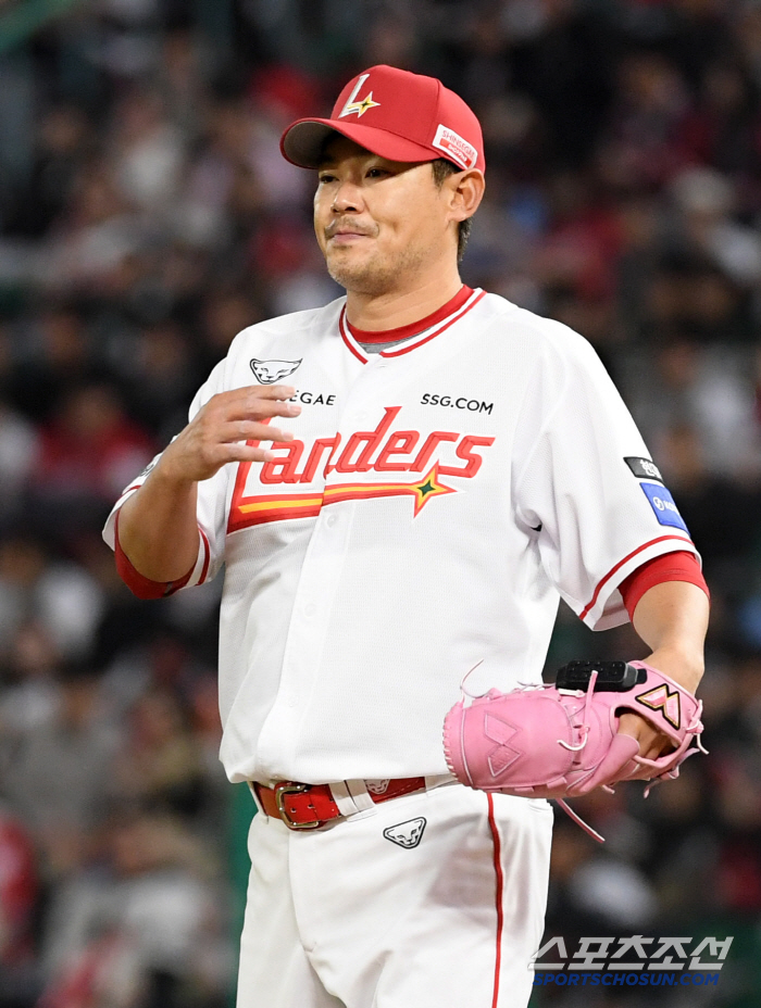 Old Man, 41 Years Old, 1 Hold Up to 100 Holds...Oldest record ever → An average of 80 innings over the past three years ↑