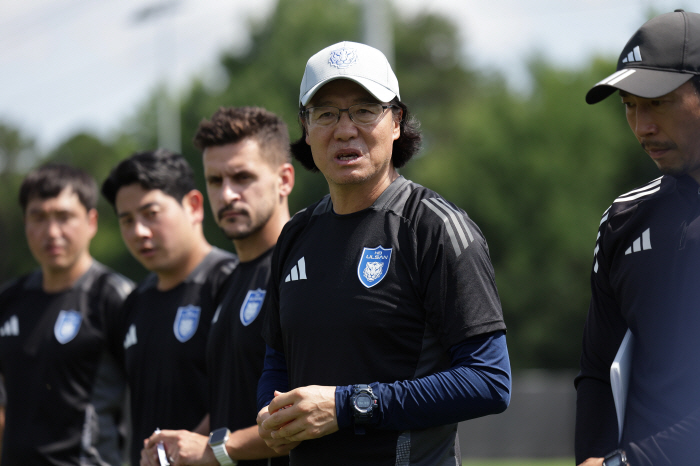 Ulsan's winning equation, three back! Um Won-sang, defensive transformation → Eric, one-top → Trojac, debut...Mammelodijeon Reveals Best 11