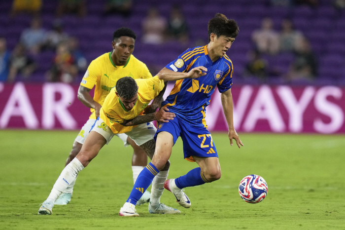 Ulsan and South Africa played 65 minutes of kickoff→01 defeat by Mammelody...Dark cloud to advance to the round of 16,