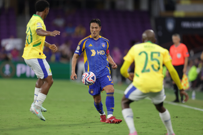 Ulsan and South Africa played 65 minutes of kickoff→01 defeat by Mammelody...Dark cloud to advance to the round of 16,