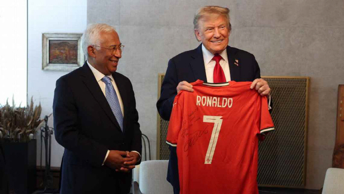 Please stop the war! Ronaldo Handed His Uniform To Trump With Message Of Peace