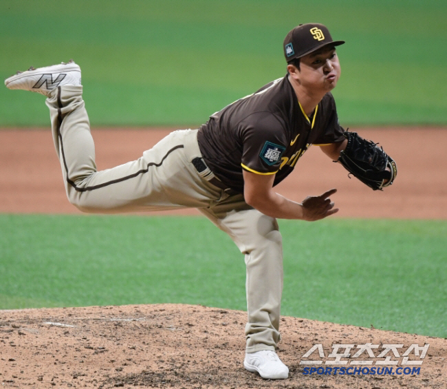 Released Ko Woo-seok may not return to LG! → CBS Other Teams May Be Interested