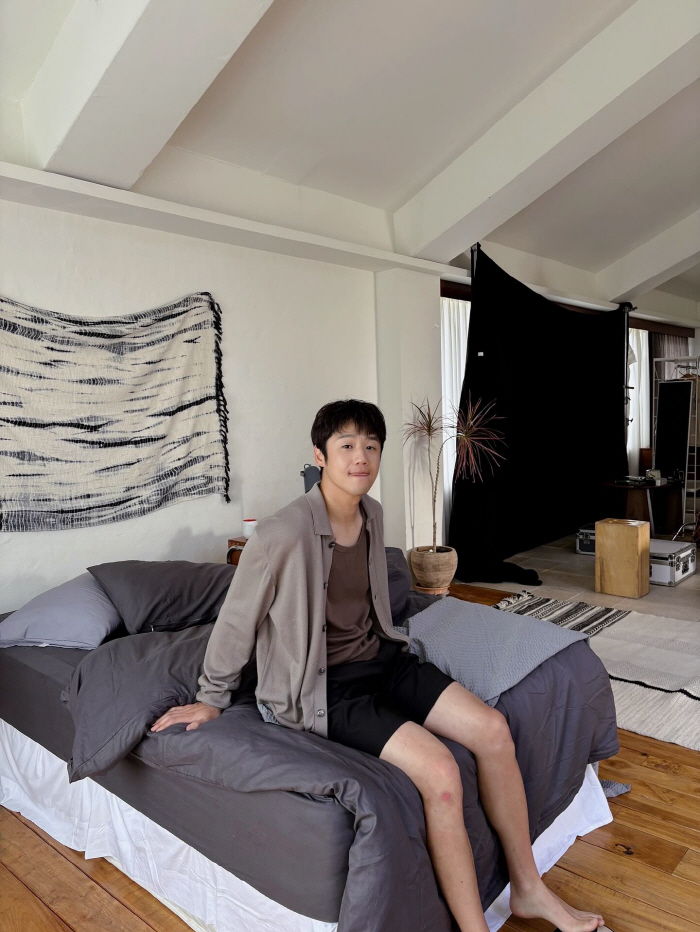  'Boyfriend GIF Maker' Jung Joon-won, 'Heart-warming visuals' in the alley and on the bed
