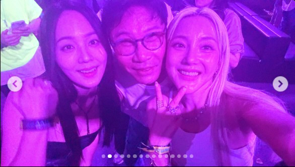 Sea X Yu-jin met with S.E.S. father Lee Soo-man. Shu is still blank