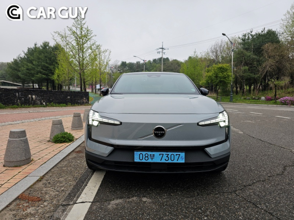  Soft electric car with internal combustion car feel..Volvo EX30