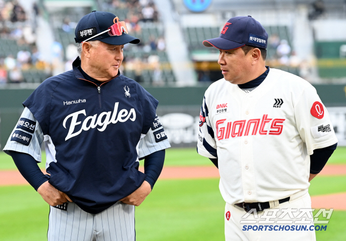 This is the power of a master, Lotte's surprise bunt, and how did it come out? There is a reason for the No. 1 Korean culture 