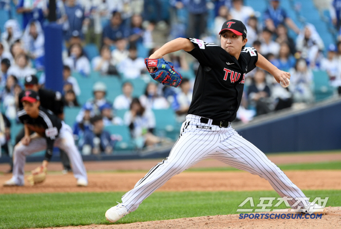 The 1st and 2nd starters have a bullpen day... The foreigners that I believed fell apart→ 7 billion won FA compensation player's shoulders have become heavy