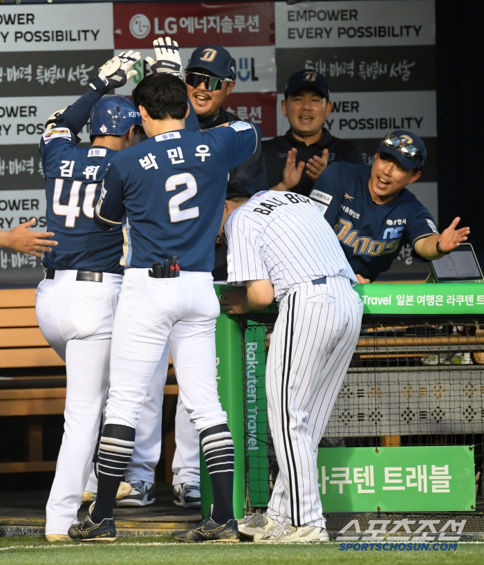 7 innings of hard work that erased the aftermath of the walk-off...NC catches Choi Chae-heung in good pitching LG and wins the three consecutive series 
